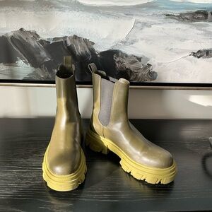 OAK + FORT Olive Green Chelsea Boots with Chunky Platform Sole